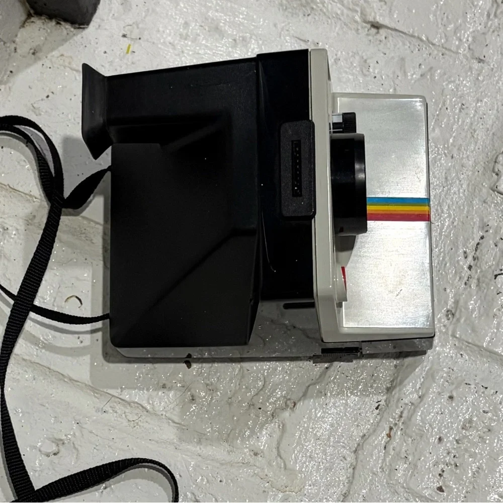 Polaroid OneStep Land Camera in White with Rainbow Stripe - Picture 2 of 3